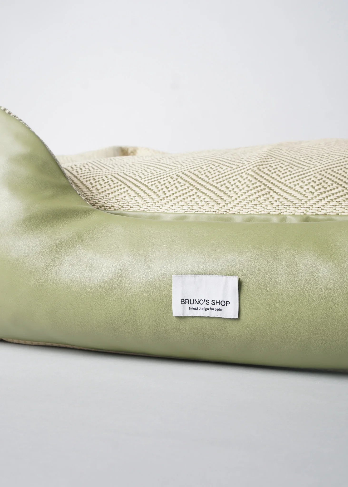 JUNO Natural Jute Odour Control Dog Bed