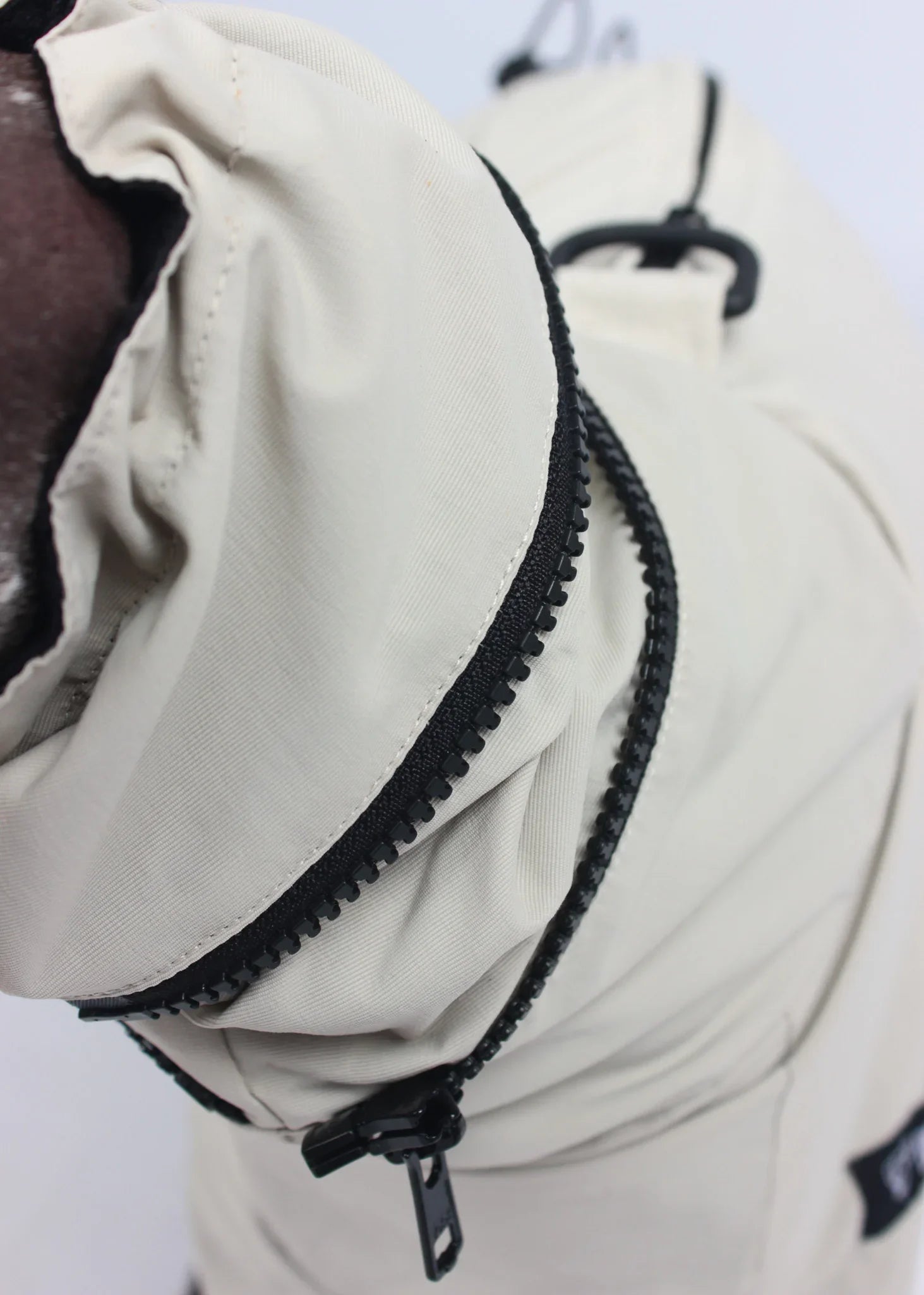 EL CAPITAN Iconic Dog Windbreaker - Beige