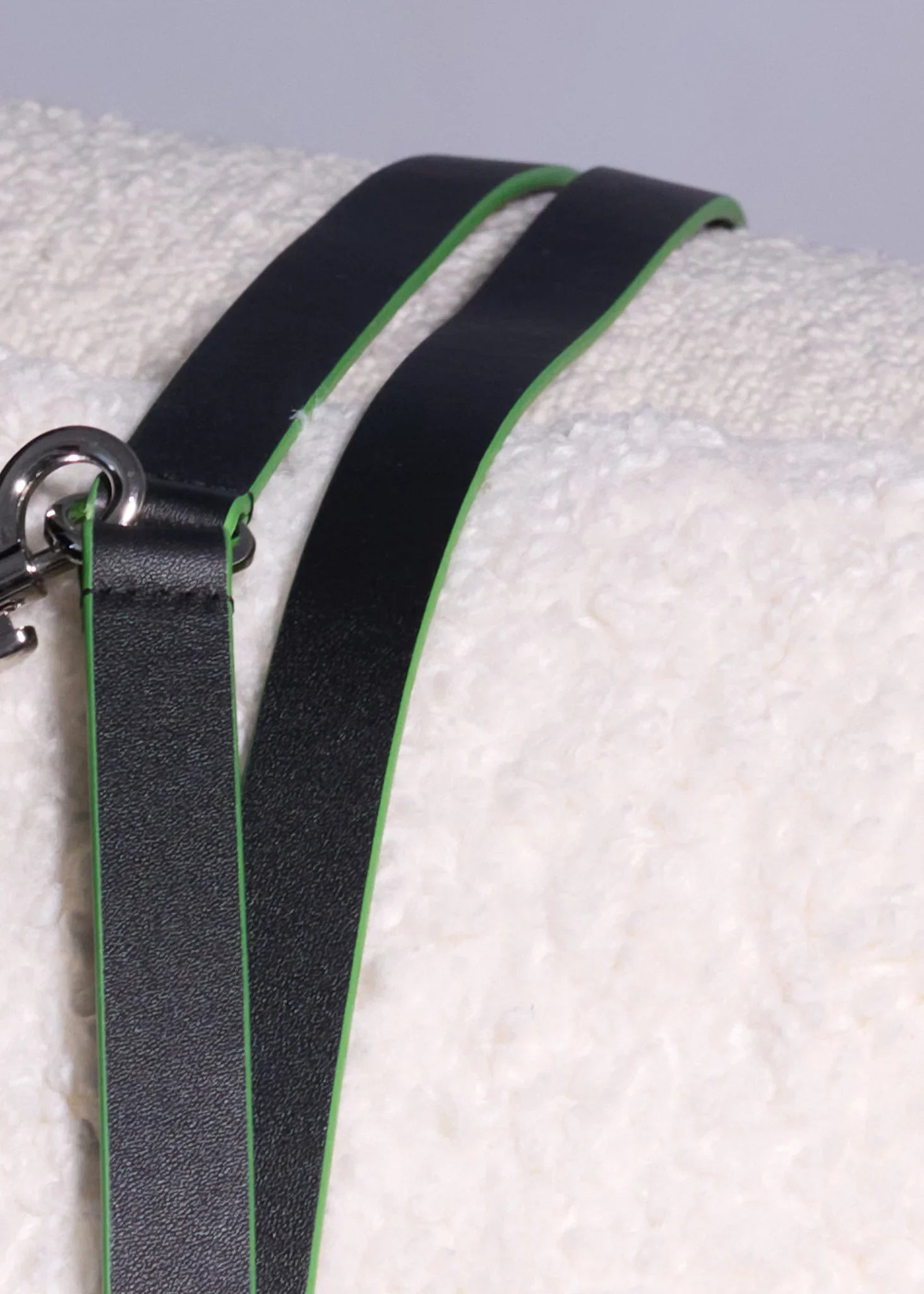 MILO Hands-free Body Strap with Green Trim