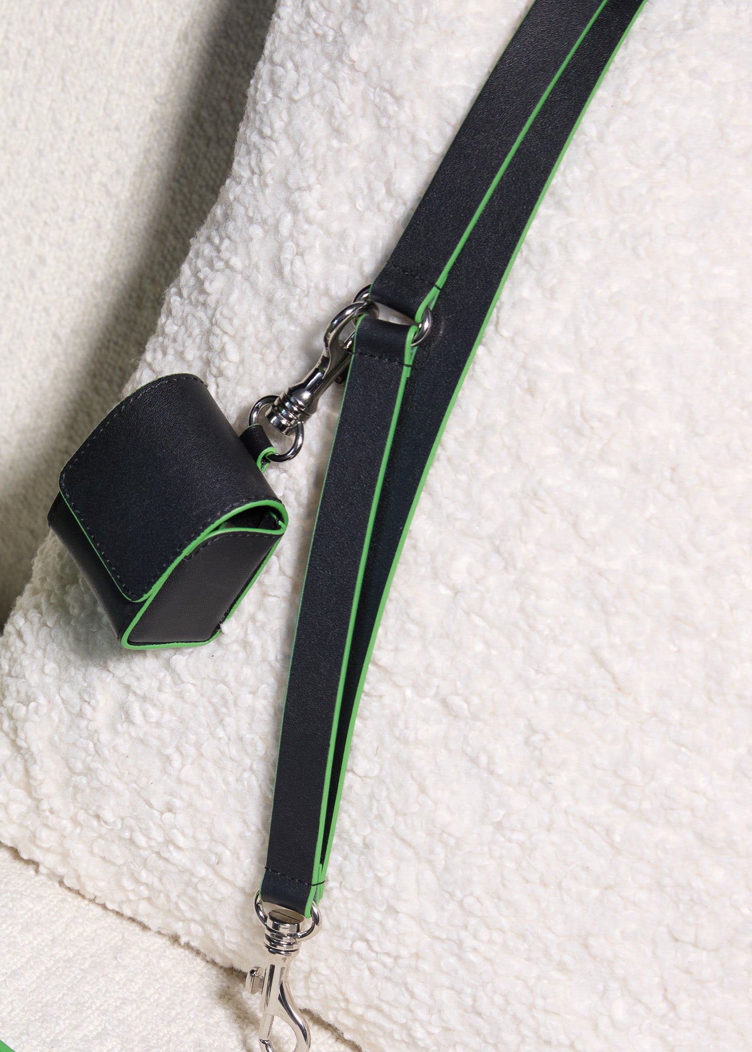 HANDS-FREE LEATHER STRAP - BLACK/GREEN